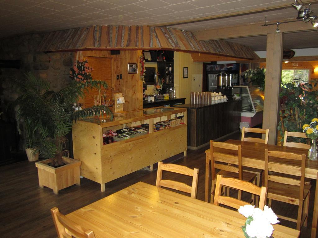 Spirit Lake Lodge Whitehorse Exterior photo
