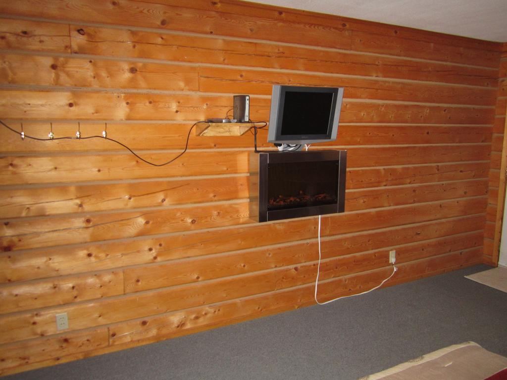 Spirit Lake Lodge Whitehorse Room photo